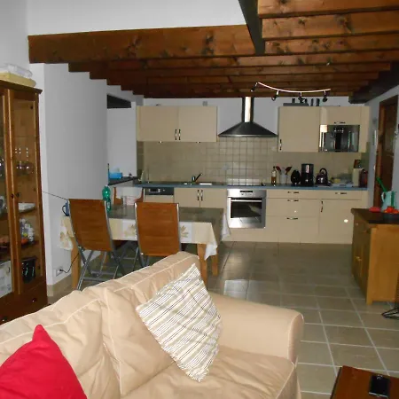 La Tranquillite, Coutancie بيت للعطل